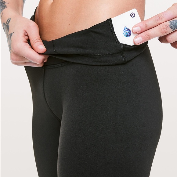 Lululemon Black Wunder Under Crop Size 4 - Picture 3 of 6